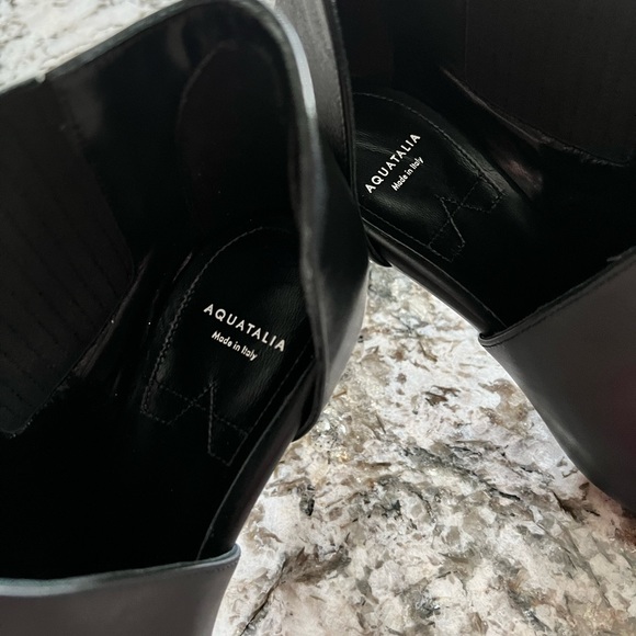 New! Womens Aquatalia Black Leather Pointy Ankle boot - Picture 3 of 7